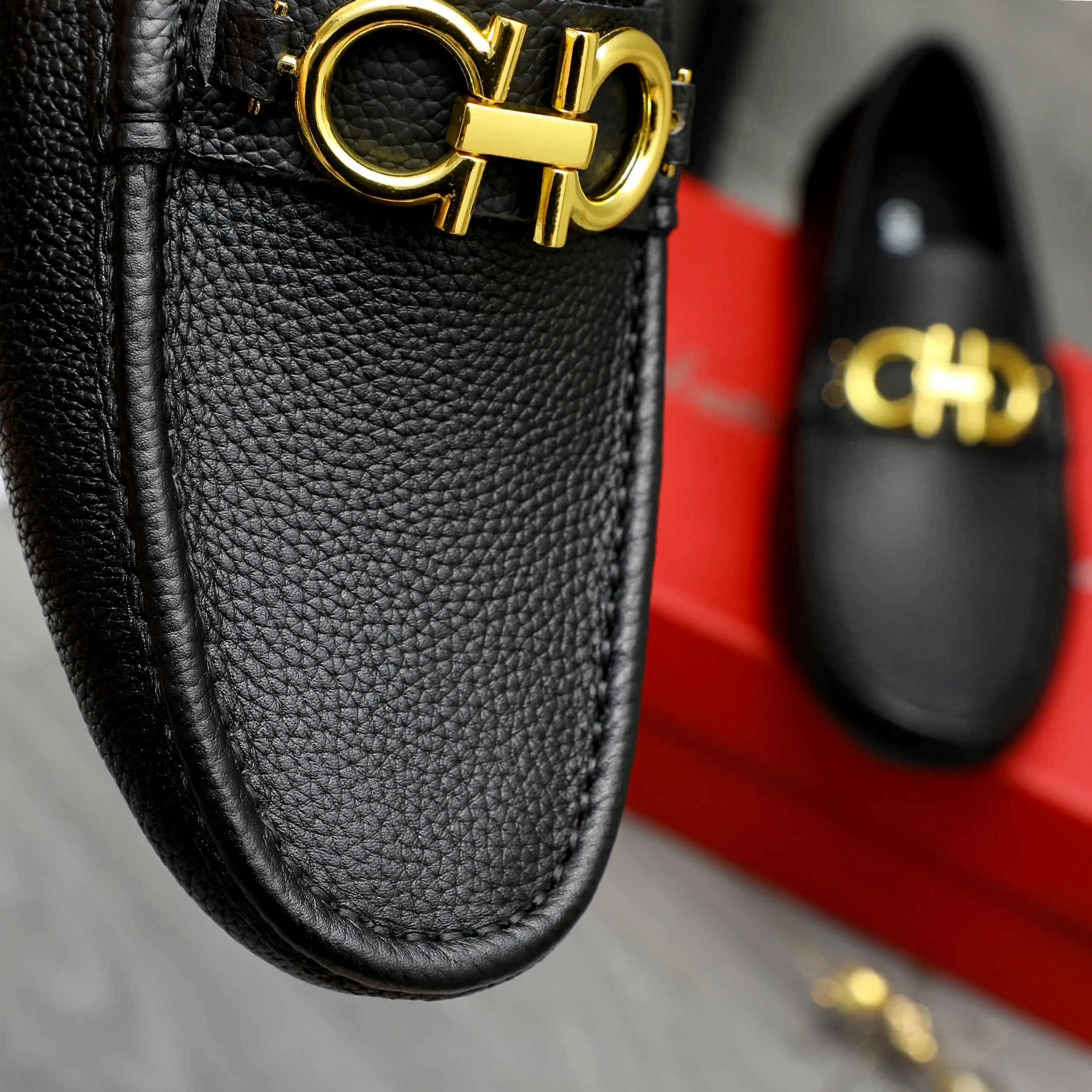Men's shoes 💰420 Product trademark: Ferragamo "Ferragamo" business casual slip-on shoes Regular size: 38-46 (45.46 custom-made and non-returnable) Product materials: Selected small pebbled cowhide upper, sheepskin lining, original rubber outsole
